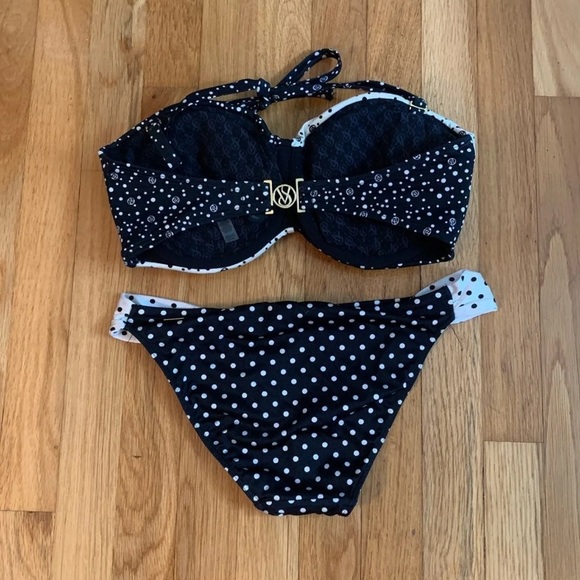 Victoria’s Secret Bikini - Picture 4 of 9